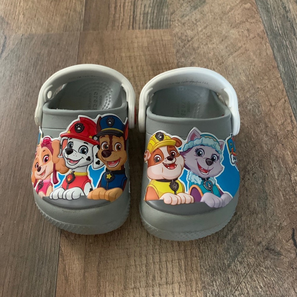 paw patrol crocs